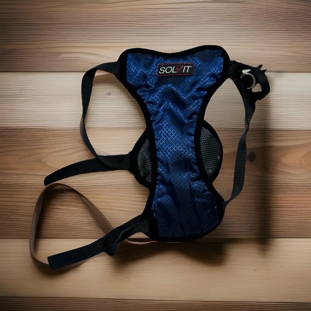 Solvit Deluxe Dog Car Safety Harness- Medium-Crash Tested, Adjustable, Blue